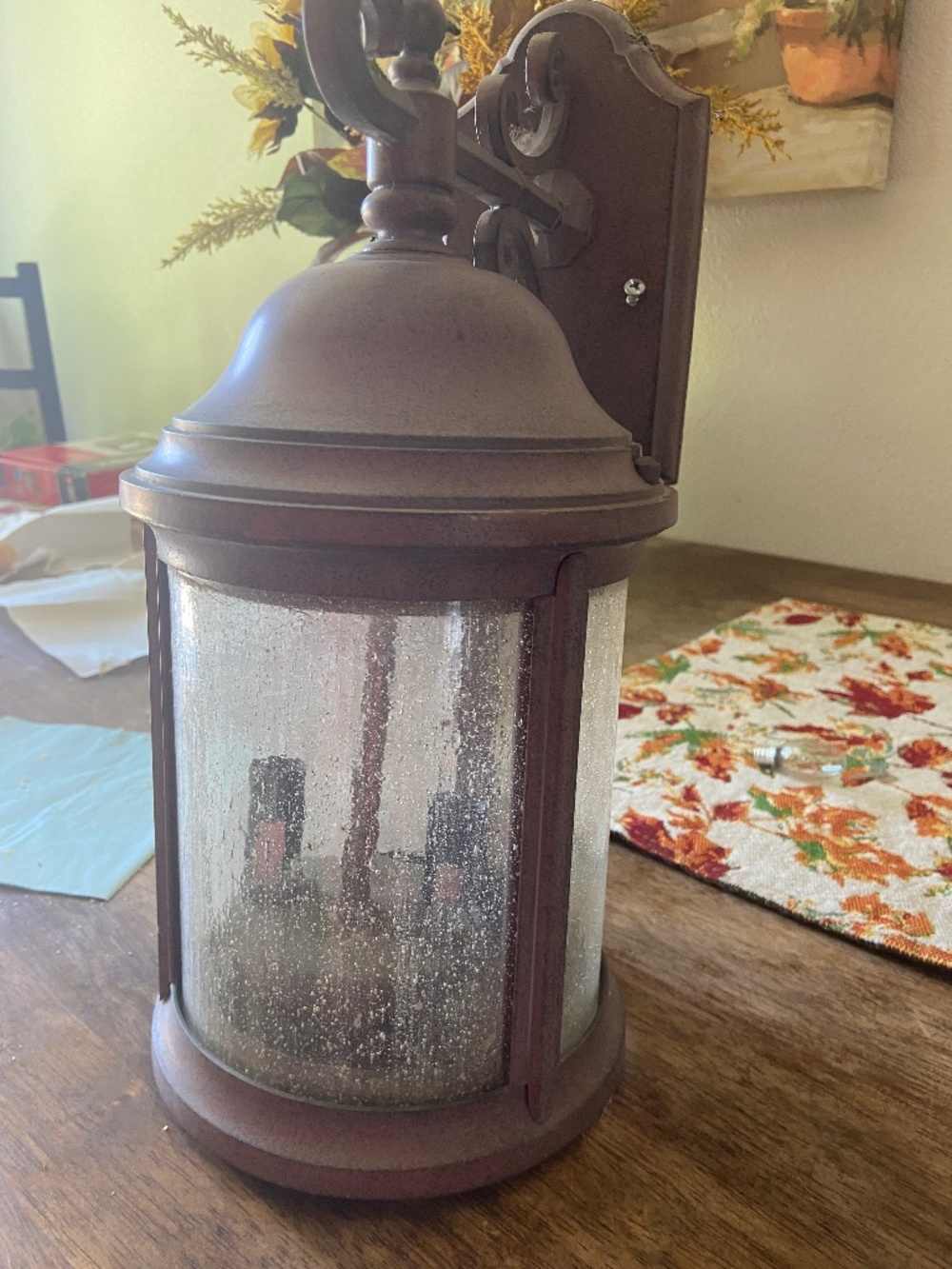 Outdoor wall lantern
